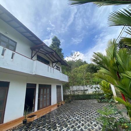 Montes Ella Bed & Breakfast Luaran gambar