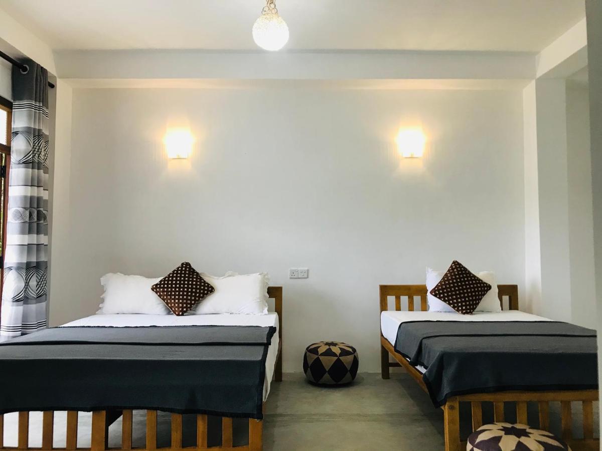 Montes Ella Bed & Breakfast Luaran gambar