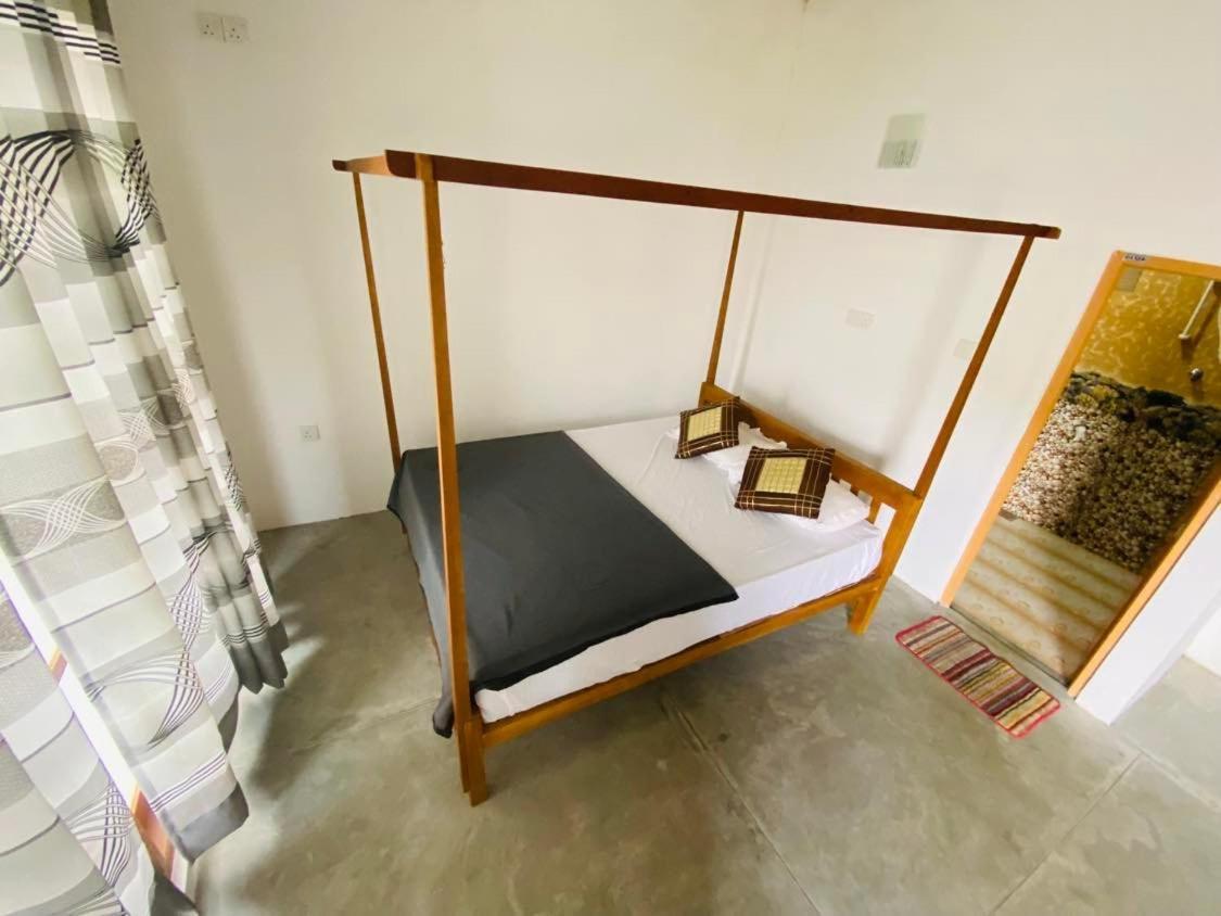 Montes Ella Bed & Breakfast Luaran gambar