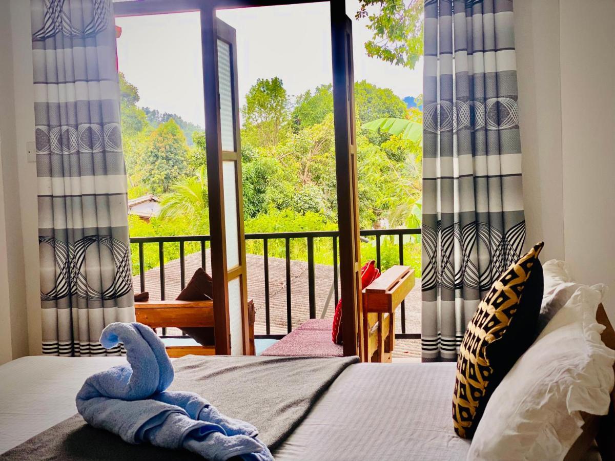 Montes Ella Bed & Breakfast Luaran gambar
