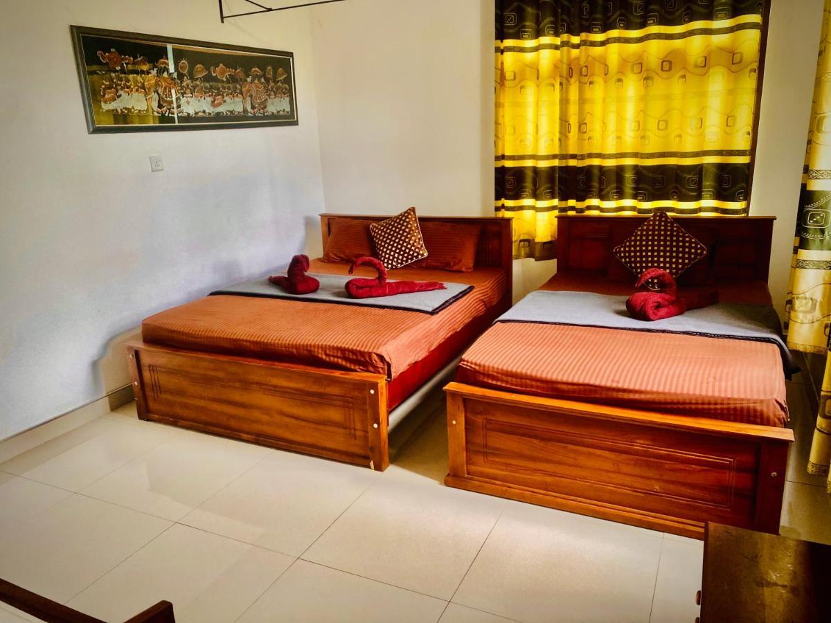 Montes Ella Bed & Breakfast Luaran gambar