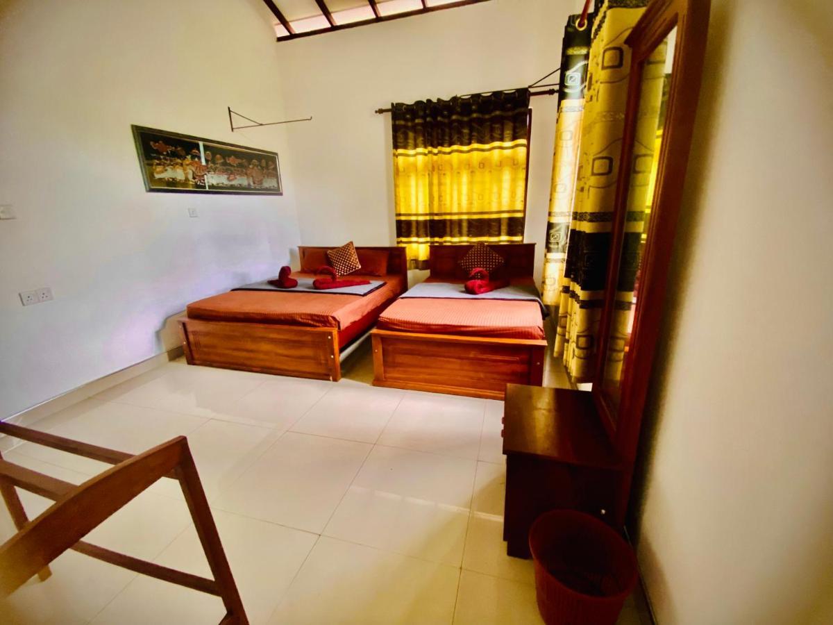 Montes Ella Bed & Breakfast Luaran gambar