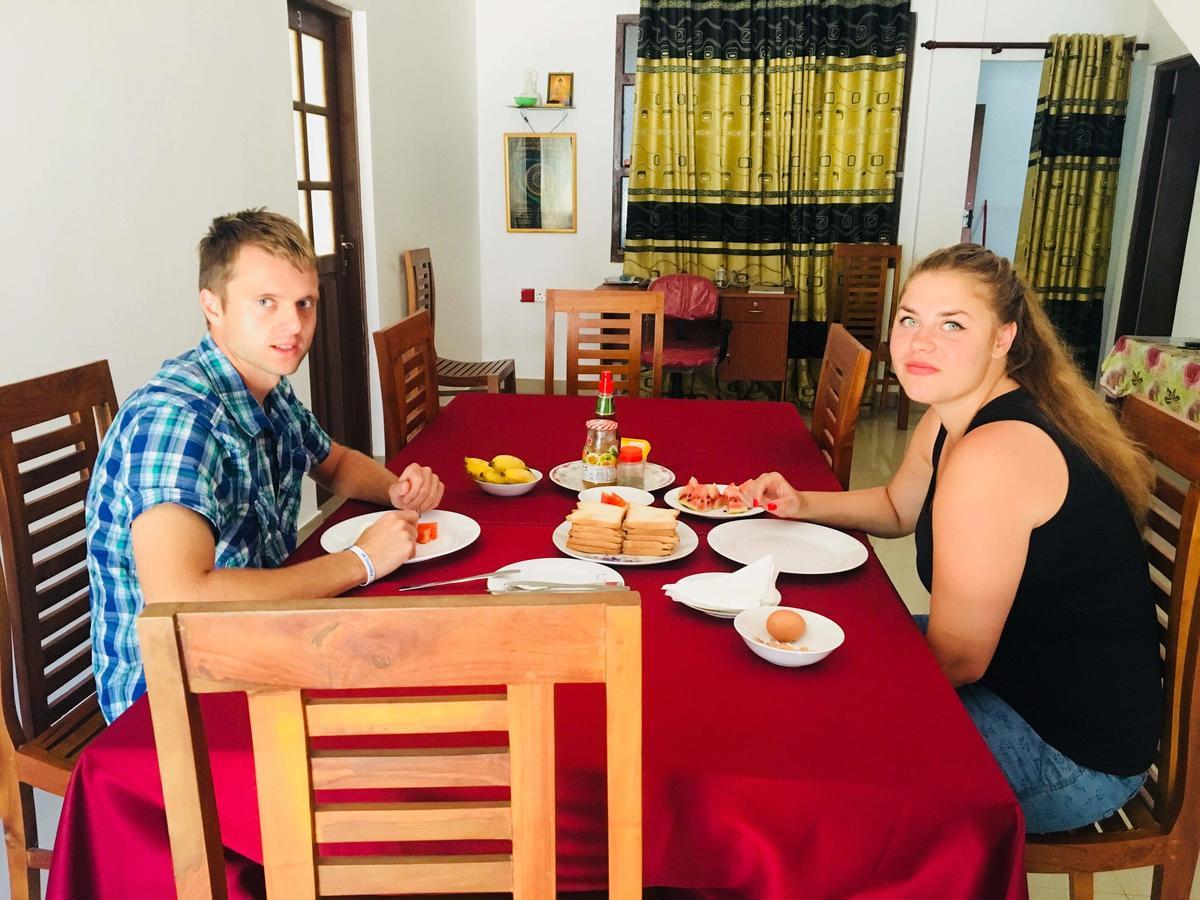Montes Ella Bed & Breakfast Luaran gambar