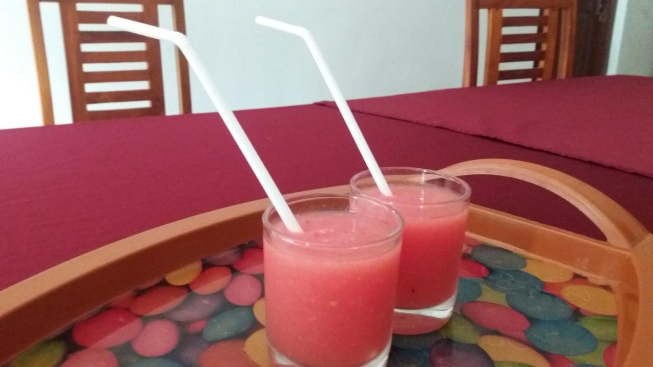 Montes Ella Bed & Breakfast Luaran gambar