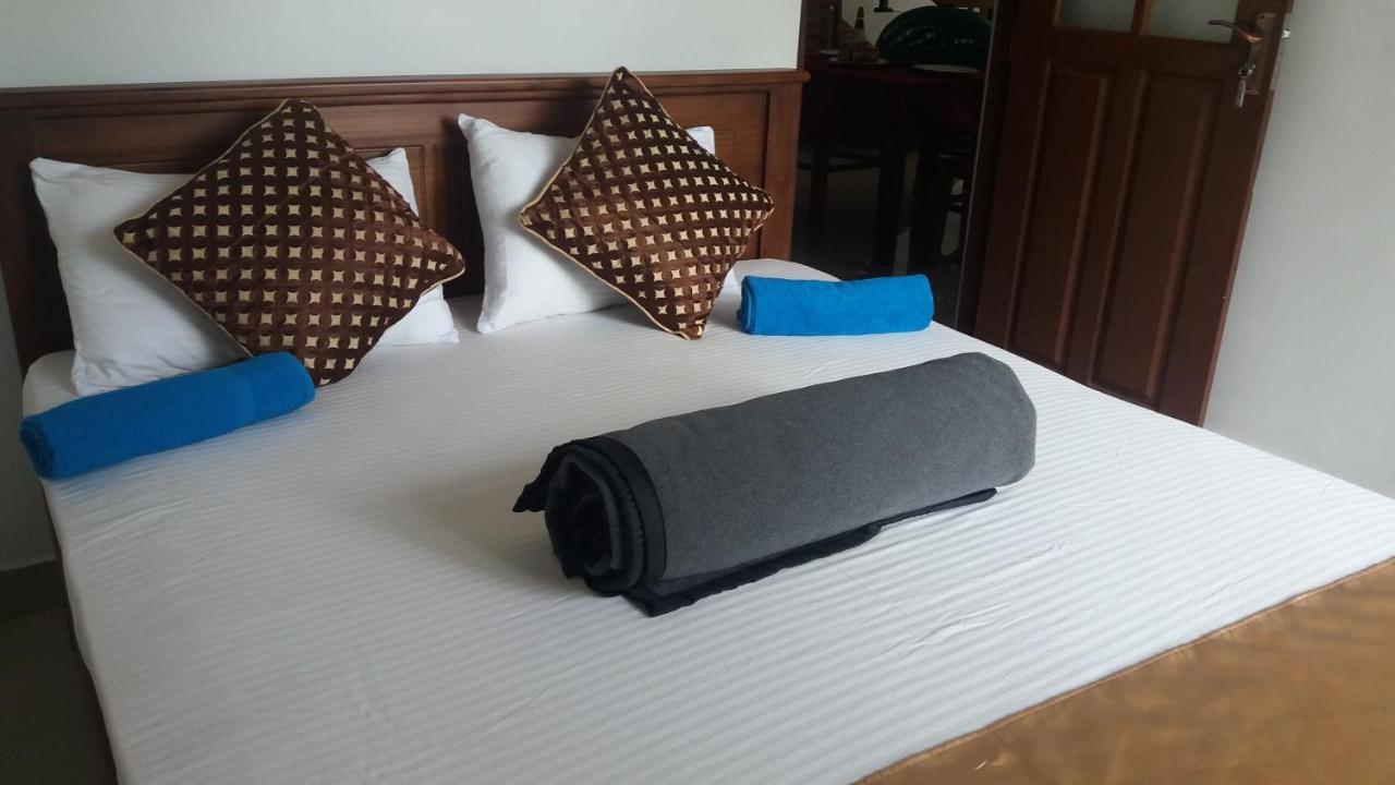 Montes Ella Bed & Breakfast Luaran gambar