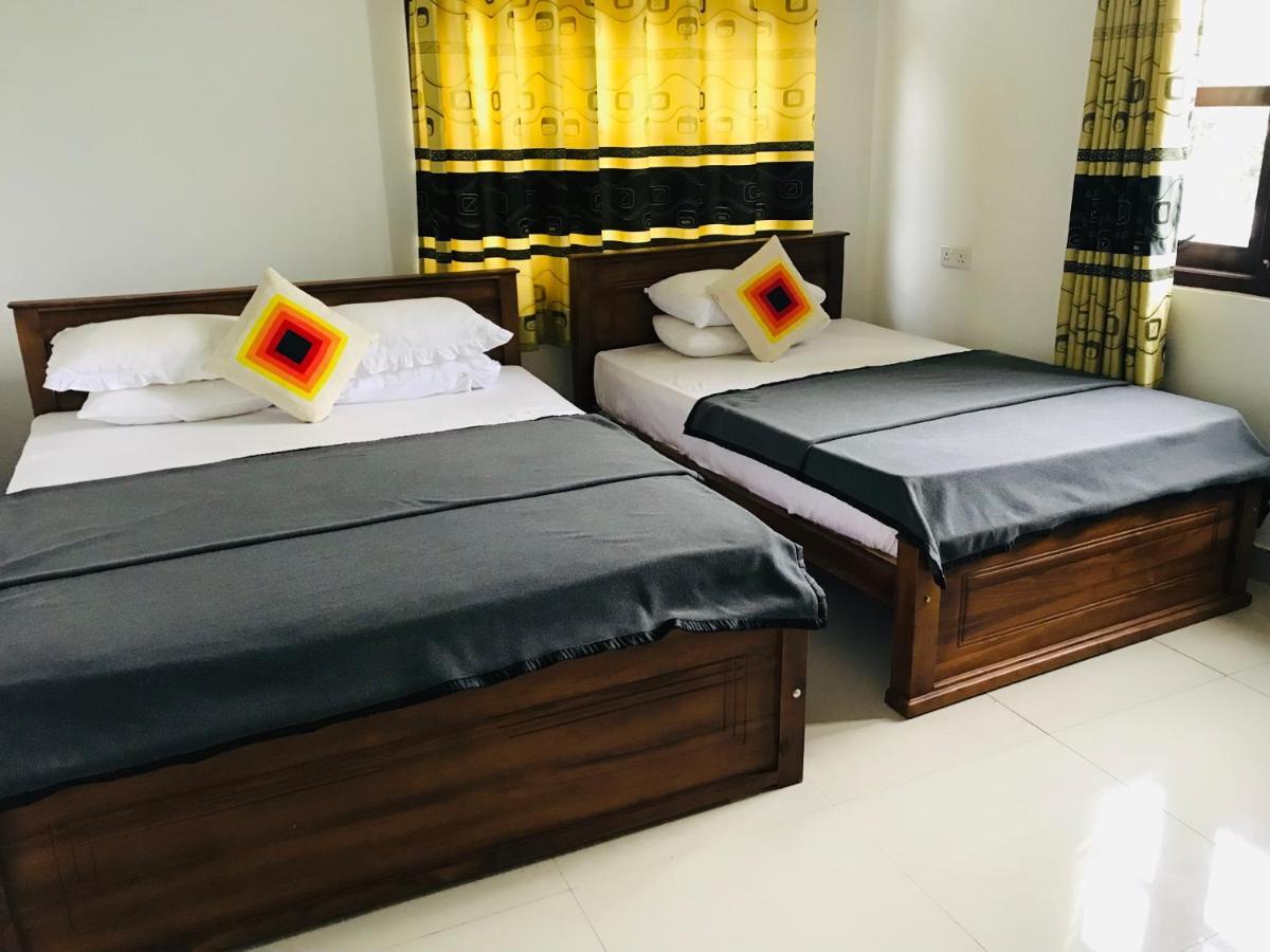 Montes Ella Bed & Breakfast Luaran gambar
